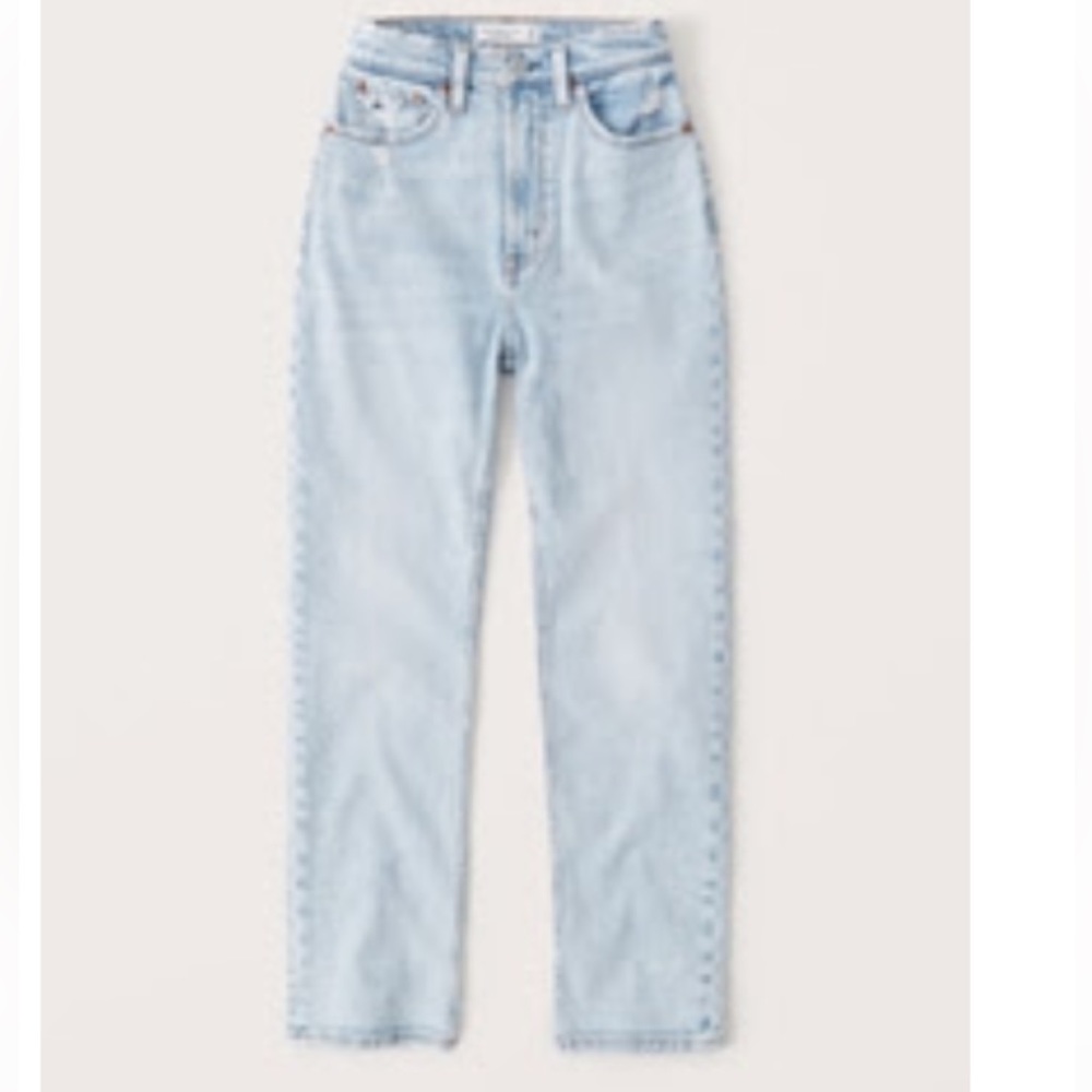 ABERCROMBIE Curve Love Ultra High Rise Ankle Straight Jean - Light Wash